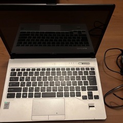 富士通 ノートパソコンの画像