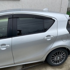 商談中　最終値下げ　トヨタ　アクア　車検ありの画像
