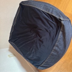 体にフィットするソファの画像