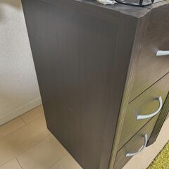 ダークブラウンのシェルフ2個セットあげますの画像
