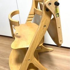 大和屋「すくすくチェアプラス」（天然ゴムの木）テーブル付きとガード付の画像
