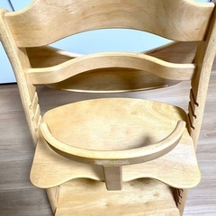 大和屋「すくすくチェアプラス」（天然ゴムの木）テーブル付きとガード付の画像