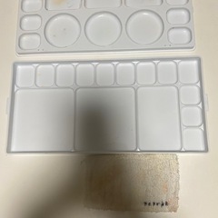 アクリル絵の具の画像