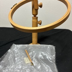 リュビネルクロシェ　針と刺繍枠　セットの画像