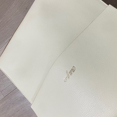 　👉 ブラウン×ホワイト✨PUレザーバッグ／使用少なめ・シワあり・きれいめの画像