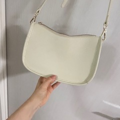 　👉 ホワイトのミニショルダーバッグ🤍 使用約1年・軽い汚れありの画像