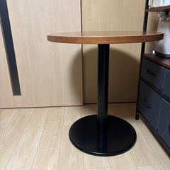 ラウンドテーブルの画像