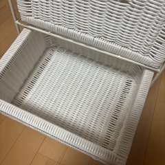 収納ラックの画像
