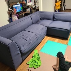無料で差し上げてます。コーナー型　大型ソファー　ファブリックグレー　11日（土）引き渡し希望の画像