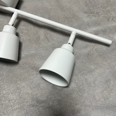 IKEA ライト 照明器具 ホワイト KNUTOBOの画像