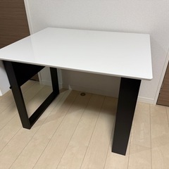ダイニングテーブル　ベンチセットの画像