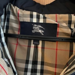 BURBERRY ダウンジャケットの画像