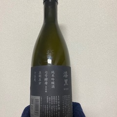 日本酒720ml 真澄 純米吟醸 漆黒KUROくろ ４合瓶 KuraMaster2020金賞の画像