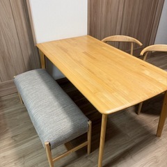 ダイニングテーブルセット　20万円相当
の画像