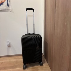 キャリーケース　機内持ち込みの画像