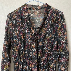 花柄シースルーワンピースの画像