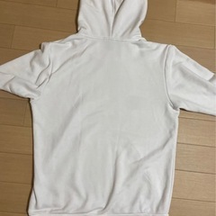 adidasパーカーの画像