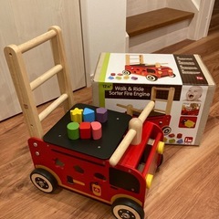 I'm TOY(アイムトイ) ウォーカー＆ライド　消防車　手押し車の画像