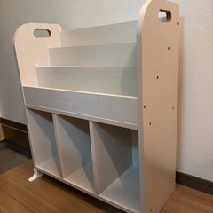 絵本棚の画像