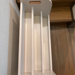 絵本棚の画像