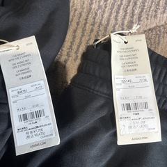 新品未使用アディダススリーストライプス
の画像