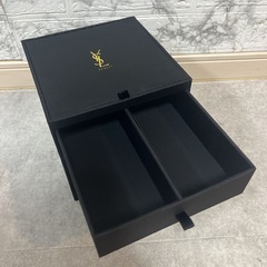 YVES SAINT LAURENT メイクボックス 3段 鏡付きの画像