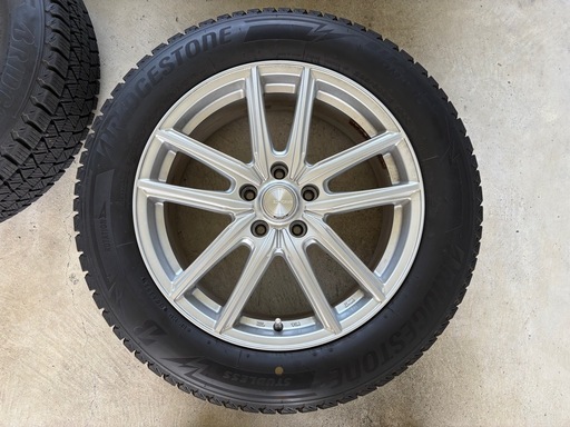 RAV4 ハリアー　ブリヂストン製　スタッドレス　225/60R18