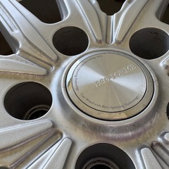 RAV4 ハリアー　ブリヂストン製　スタッドレス　225/60R18の画像