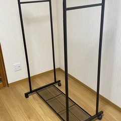 ハンガーラックの画像