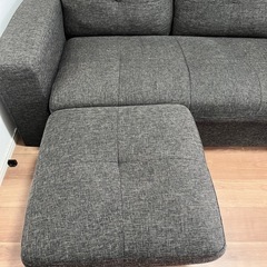 ブリティッシュグレーのカウチソファー（LOWYA（ロウヤ）商品）の画像