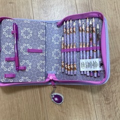 ソフィア　文房具入れの画像