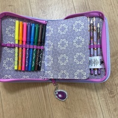 ソフィア　文房具入れの画像
