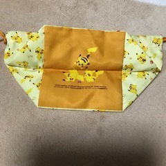 ピカチュウの巾着袋の画像