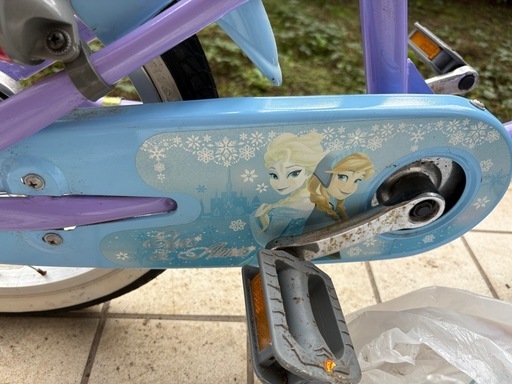 子供自転車　補助輪付き　エルサ
