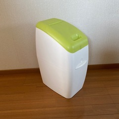 おむつ入れの画像