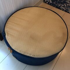 ニトリ  フロアスツール　クッションの画像