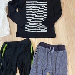 子供服　120cm 無印良品　ZARA 半袖　シャツ　短パン　ハーフパンツ　黒　長袖の画像
