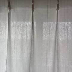 カーテンの画像