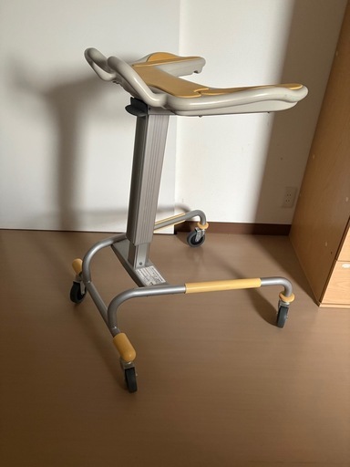 東京　神奈川　パラマウント製　歩行器 リハビリ 介護 介護用品 歩行訓練