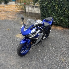 1132.　ヤマハ　YZF-R25 RG10J ABS付き　バイク　250cc 車体の画像