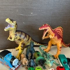 恐竜と車　おもちゃの画像
