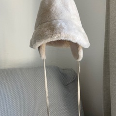 耳あて付きニット帽の画像