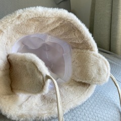 耳あて付きニット帽の画像