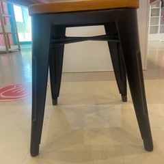 スタッキングスツールチェアの画像