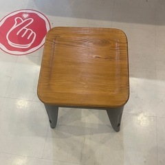 スタッキングスツールチェアの画像
