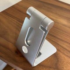 角度調整可能　スマホスタンド　シルバーの画像