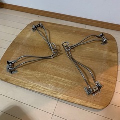 折りたたみテーブルの画像