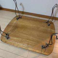 折りたたみテーブルの画像
