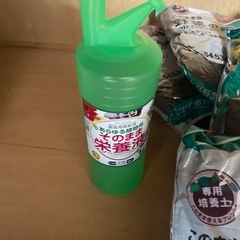 野菜の土　ハサミ　スコップの画像