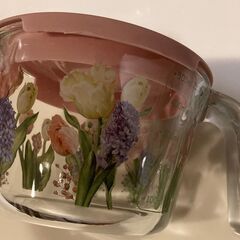 （新品）チューリップ柄の耐熱ガラス計量カップ　ピンクの画像
